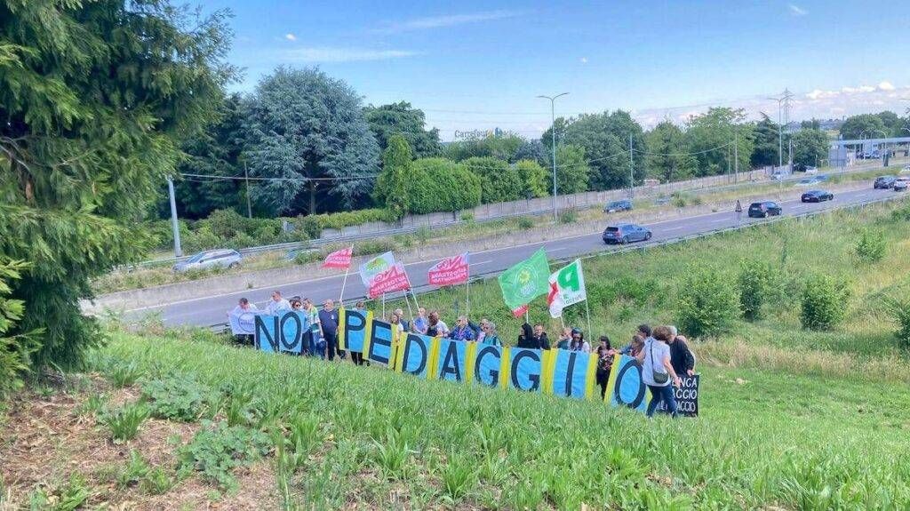 No al pedaggio sulla Milano-Meda, manifestazione partecipata a Paderno Dugnano Pedaggio Milano-Meda pedemontana
