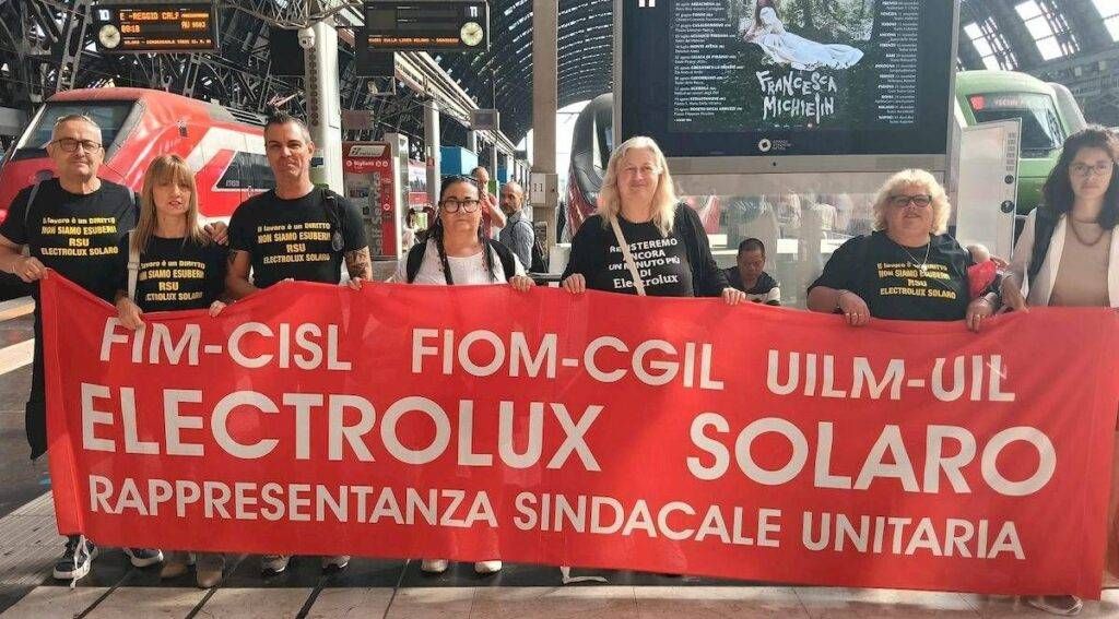 Electrolux: tregua di 50 giorni sui licenziamenti dopo incontro a Roma Solaro Electrolux Roma