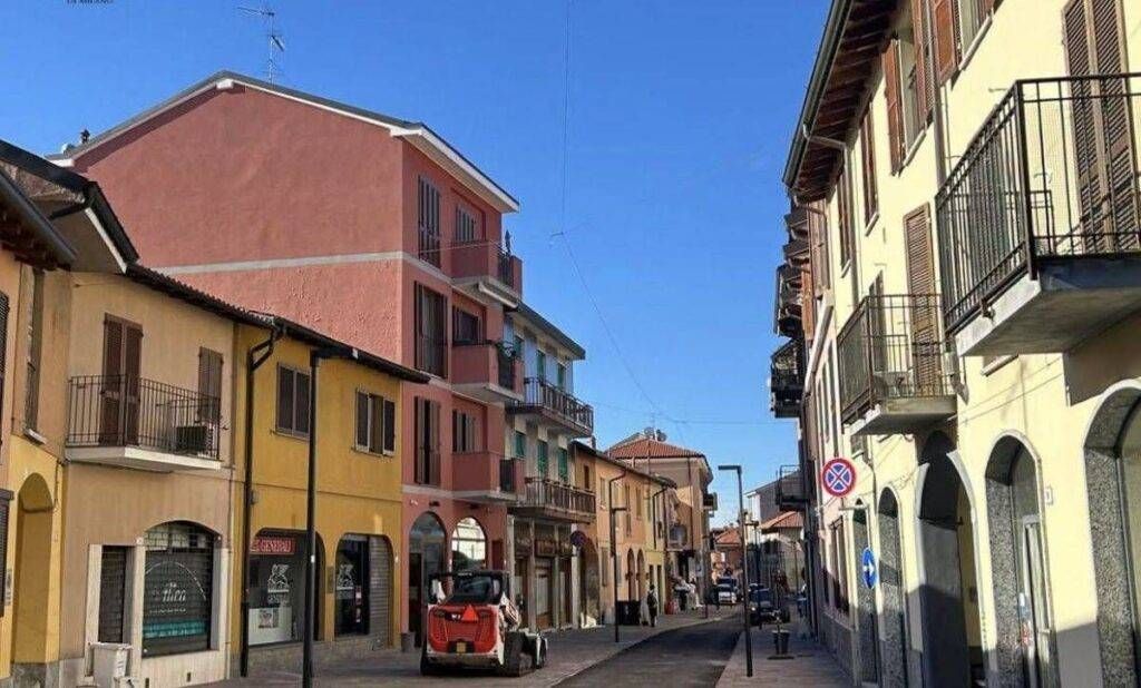Arese, il centro storico (via Caduti) pedonale da luglio Arese centro storico pedonale