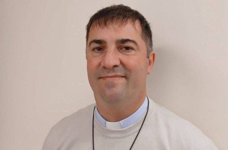 Arese, don Davide saluta la “sua” comunità: trasferito a Bologna Arese don Davide Bologna