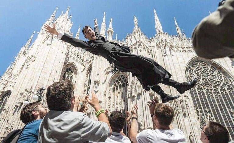 Bollate, grande festa per don Paolo in Duomo, ordinato sacerdote Bollate don Paolo Duomo