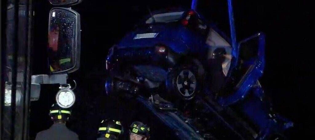 Tragico schianto tra Brienno e Argegno, auto nel lago, morto un uomo, salvata una donna Brienno Argegno recupero auto