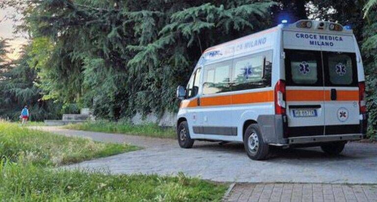Paderno, tenta un salto in bici: 13enne cade e finisce in ospedale Paderno salto bici ospedale