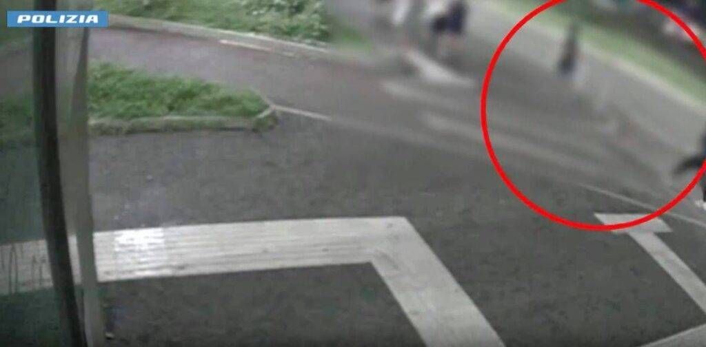 Giovani senza fissa dimora e con precedenti rapinano coppia con marito disabile rapina coppia metropolitana