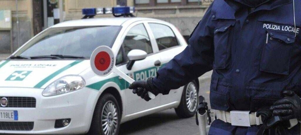 Senago, ubriaco al volante: fermato e denunciato dagli agenti Senago ubriaco fermato denunciato