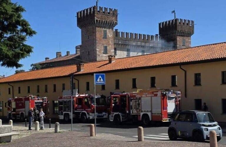 Paura nel centro di Cislago, a fuoco un box WhatsApp Image 2026 06 12 at 16.38.11 1 768x500