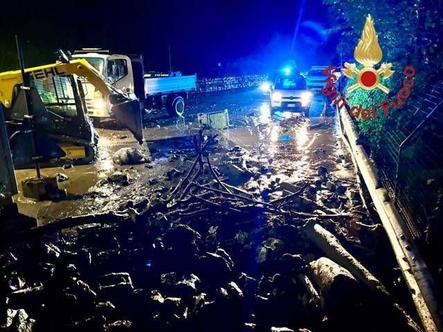 Maltempo nel Comasco, fango e danni ancora a Blevio, a Tavernerio, Erba e Canzo Blevio grandine danni pioggia