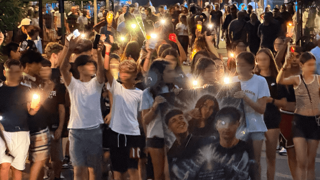 Paderno, oggi i funerali in streaming di Camilla, Lorenzo e Riccardo: minuto di silenzio, lutto cittadino e strade chiuse fiaccolata paderno dugnano 1024x576