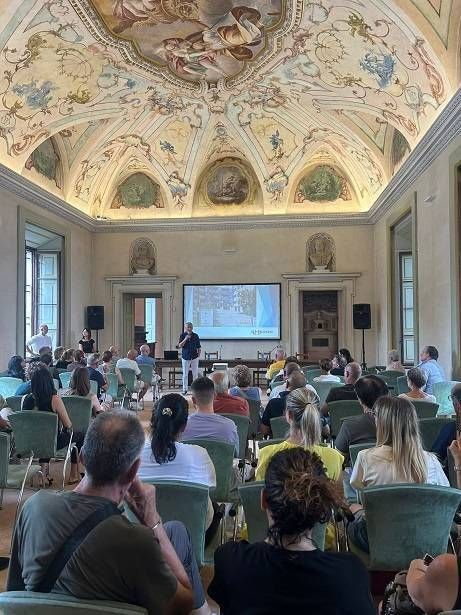 Grande partecipazione all’incontro sul futuro della RSA Don Meani di Cesano Maderno, Gruppo Gheron il nuovo gestore Foto incontro Gruppo Gheron RSA Don Meani