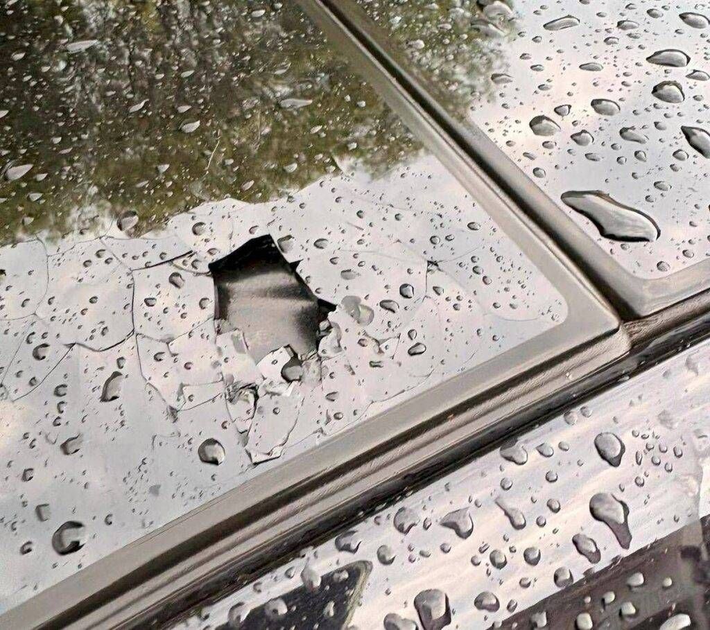 Grandine stanotte in Brianza: come richiedere il risarcimento danni dopo la tempesta sul Seveso auto danneggiata grandine