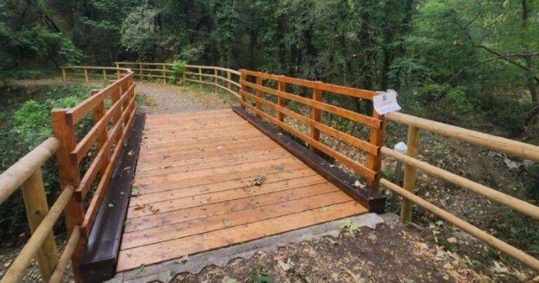 Limbiate, riaperto il ponte ciclopedonale sul torrente Garbogera: completato il ripristino nel Parco Groane Limbiate ponte