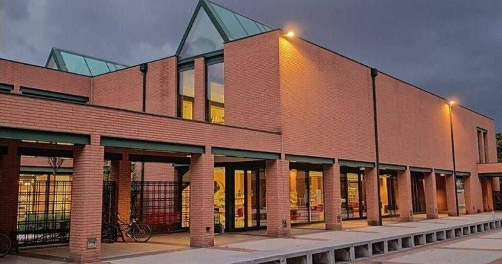 Paderno Dugnano, donazione di 20 poltrone a Tilane: biblioteca più accogliente da ottobre Paderno Dugnano biblioteca