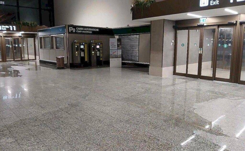 Maltempo nel varesotto, disagi a Malpensa, con voli cancellati e aeroporto allagato Malpensa Allagata