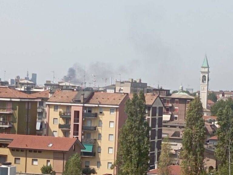 Milano, incendio di un furgone nel deposito Trenord WhatsApp Image 2026 08 11 at 12.08.19 1 768x578