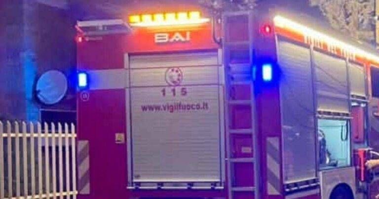 Rovellasca, incendio in un mobilificio: fiamme domate dai Vigili del Fuoco Rovellasca incendio