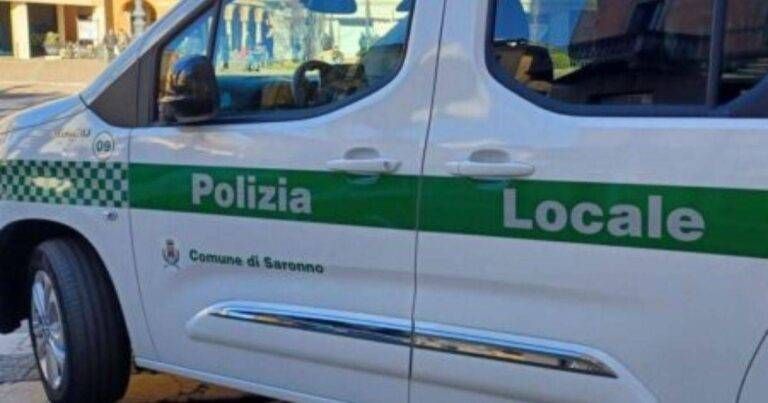 Saronno, calcinacci cadono da un balcone in piazza De Gasperi: intervengono Vigili del Fuoco e Polizia locale Saronno calcinacci balcone