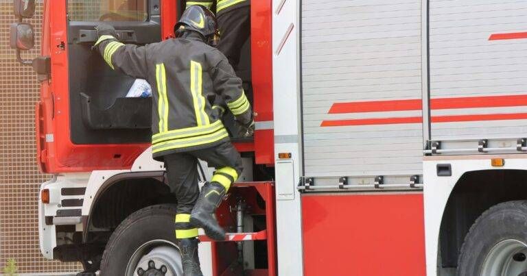 Incidente sul lavoro a Robecco sul Naviglio, operaio di 48 anni muore dopo una caduta Incidente lavoro Robecco