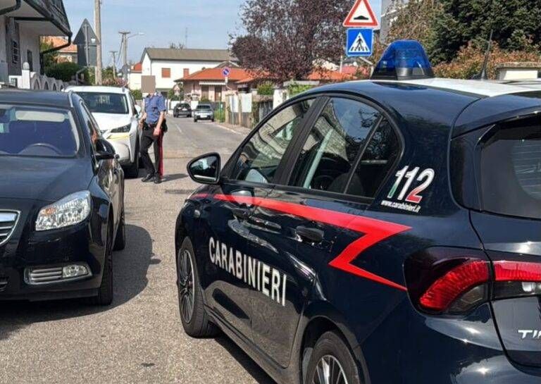 Scavalca la recinzione, la vicina chiama il 112, sospetto fermato a Ceriano Laghetto Ceriano ladro via Piave