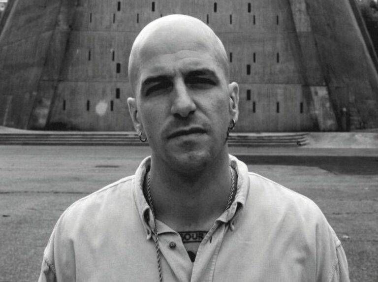 Garbagnate, lancio su Radio Deejay per il libro di Matteo CM Casiraghi Garbagnate Radio Deejay libro Matteo CM Casiraghi