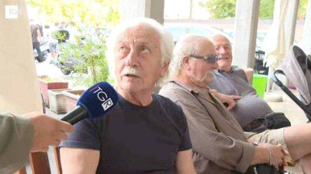 Paderno, ultimi giorni di apertura del bar delle Acli a Calderara, delusione e protesta dei residenti Paderno Acli Calderara 1024x573