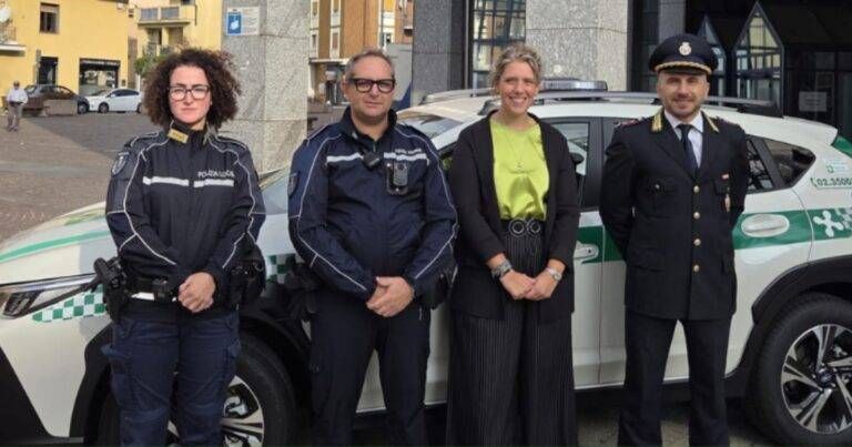 A Bollate arriva un nuovo veicolo ibrido per la polizia locale Bollate polizia locale