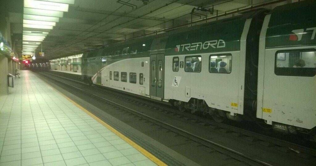 Milano, caos nel Passante ferroviario: 400 persone evacuate a Lancetti e circolazione sospesa Milano persone evacuate