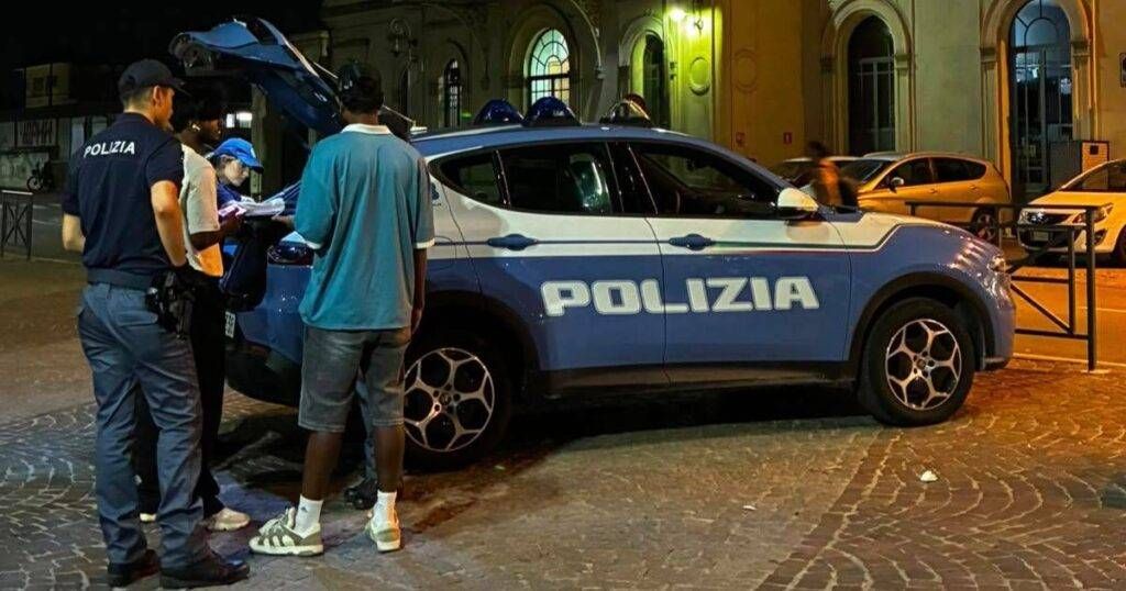Monza, controlli straordinari della Polizia, identificate 133 persone Monza controlli Polizia