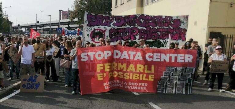 Cesate, data center, il Comitato protesta davanti al Municipio cesate data center