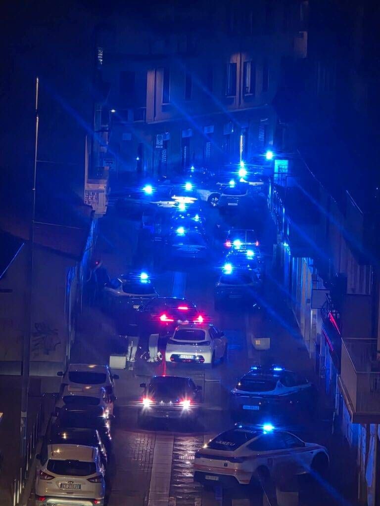 Cinisello Balsamo, sparatoria in via Garibaldi: ferito un ragazzo di 22 anni FB IMG 1792642769702 3 768x1024