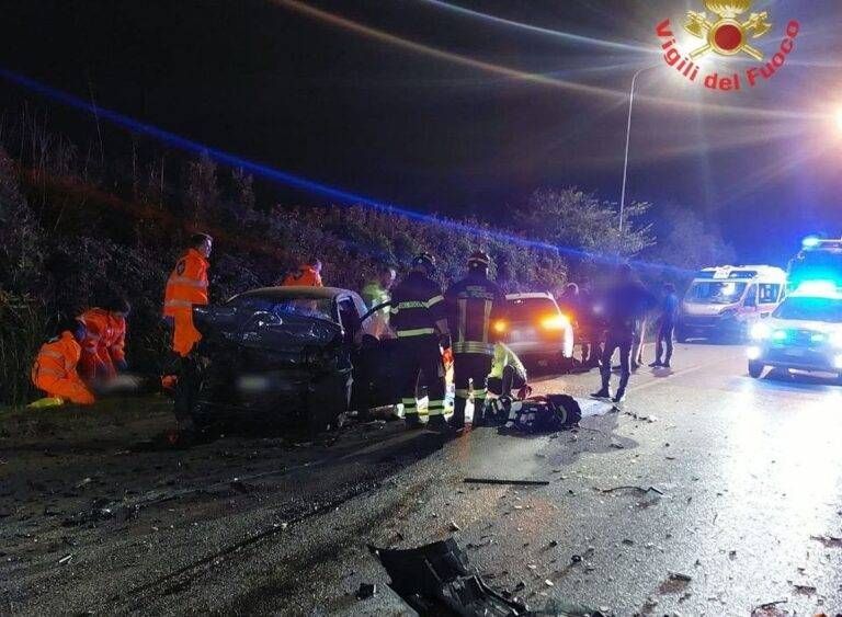 Scontro frontale nella notte, Carola muore a soli 18 anni, gravissimo l’amico 16enne incidente roncello frontale