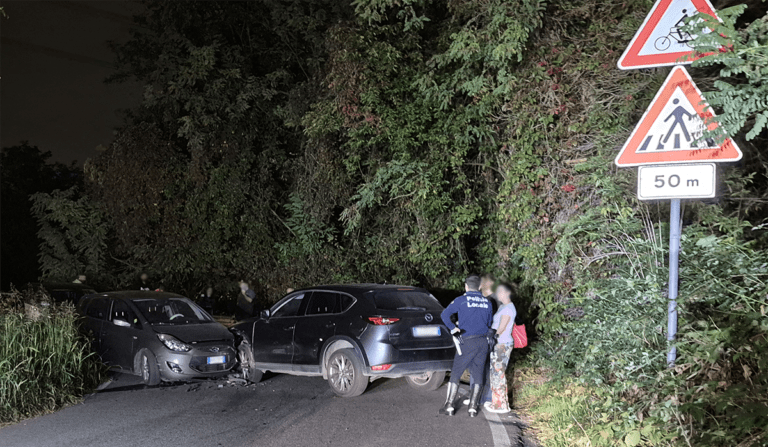 Senago, scontro frontale sul ponte del Villoresi: coinvolti anche due bambini INCIDENTE SENAGO 768x447