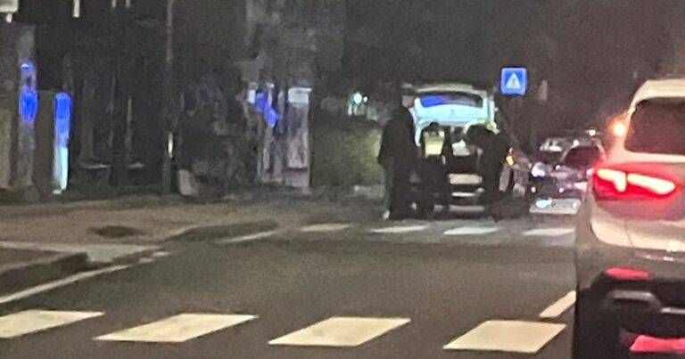 Saronno, incidente davanti al municipio, due auto coinvolte e soccorsi in azione Saronno incidente
