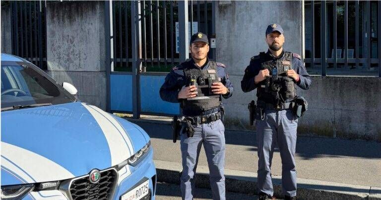 Milano, 86enne si accascia in strada, decisivo l’intervento di due poliziotti Milano intervento poliziotti