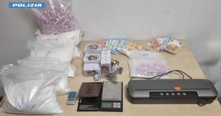 Seregno, blitz della polizia in casa, sequestrati oltre 10 kg di droga Seregno blitz droga