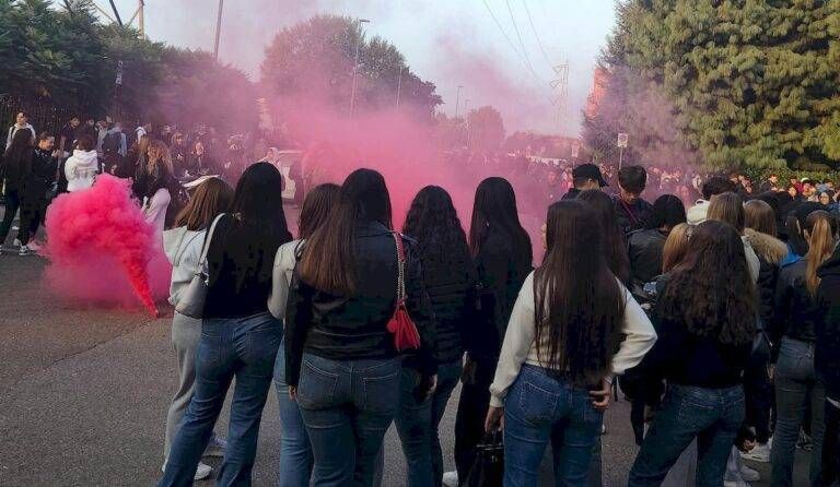 Bollate, terzo giorno di sciopero degli studenti, al “Levi” si unisce l'”Erasmo da Rotterdam” Bollate sciopero studenti