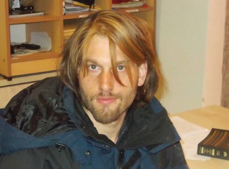 Identificato dalla Polizia Locale senaghese, ma parla solo dialetto svizzero svizzero