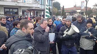 Electrolux taglia i salari, lavoratori in strada a Solaro 3101solElectroluxWeb