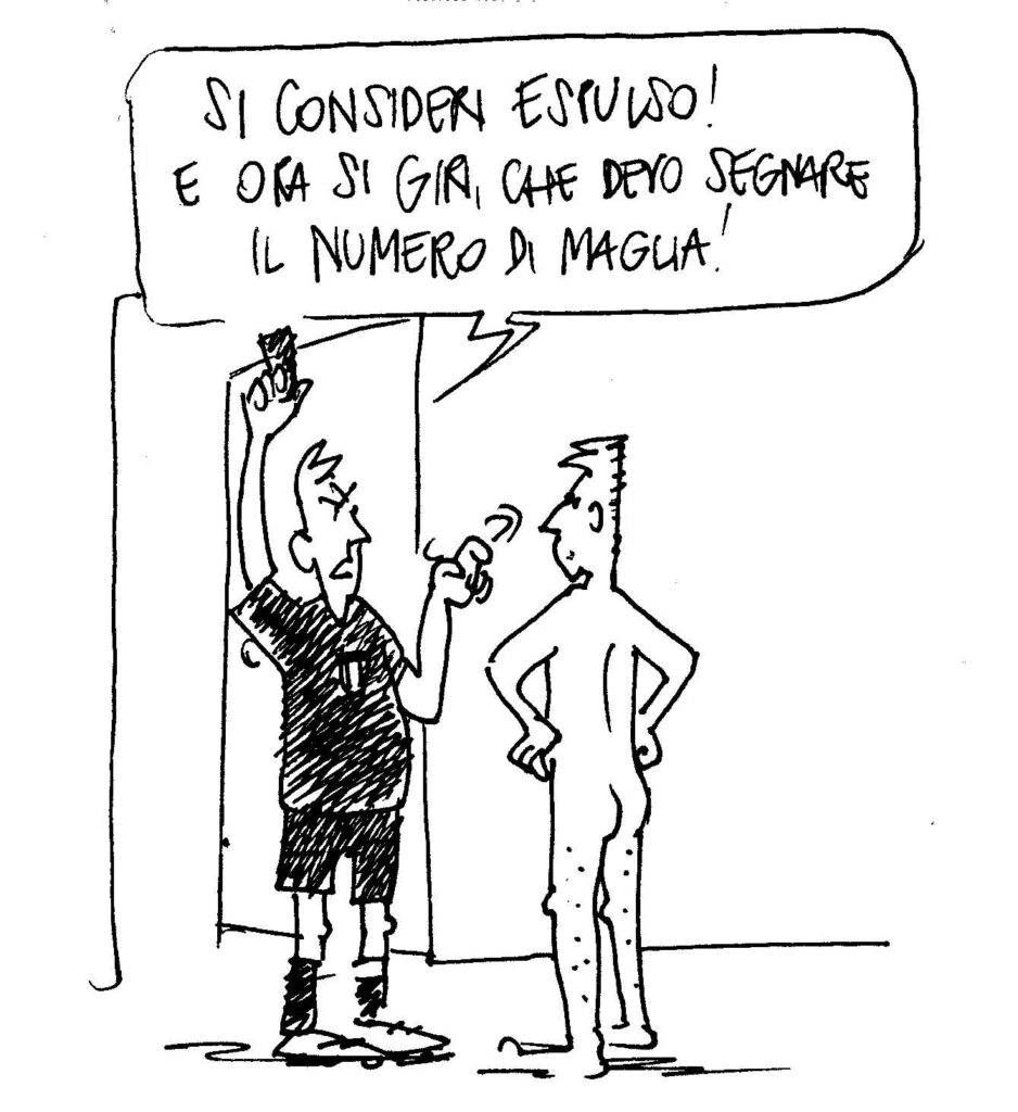 Nudo davanti all’arbitro per protesta: sette turni di squalifica 140512 938x1024