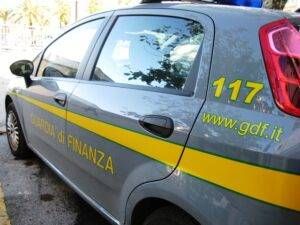guardia-di-finanza-auto