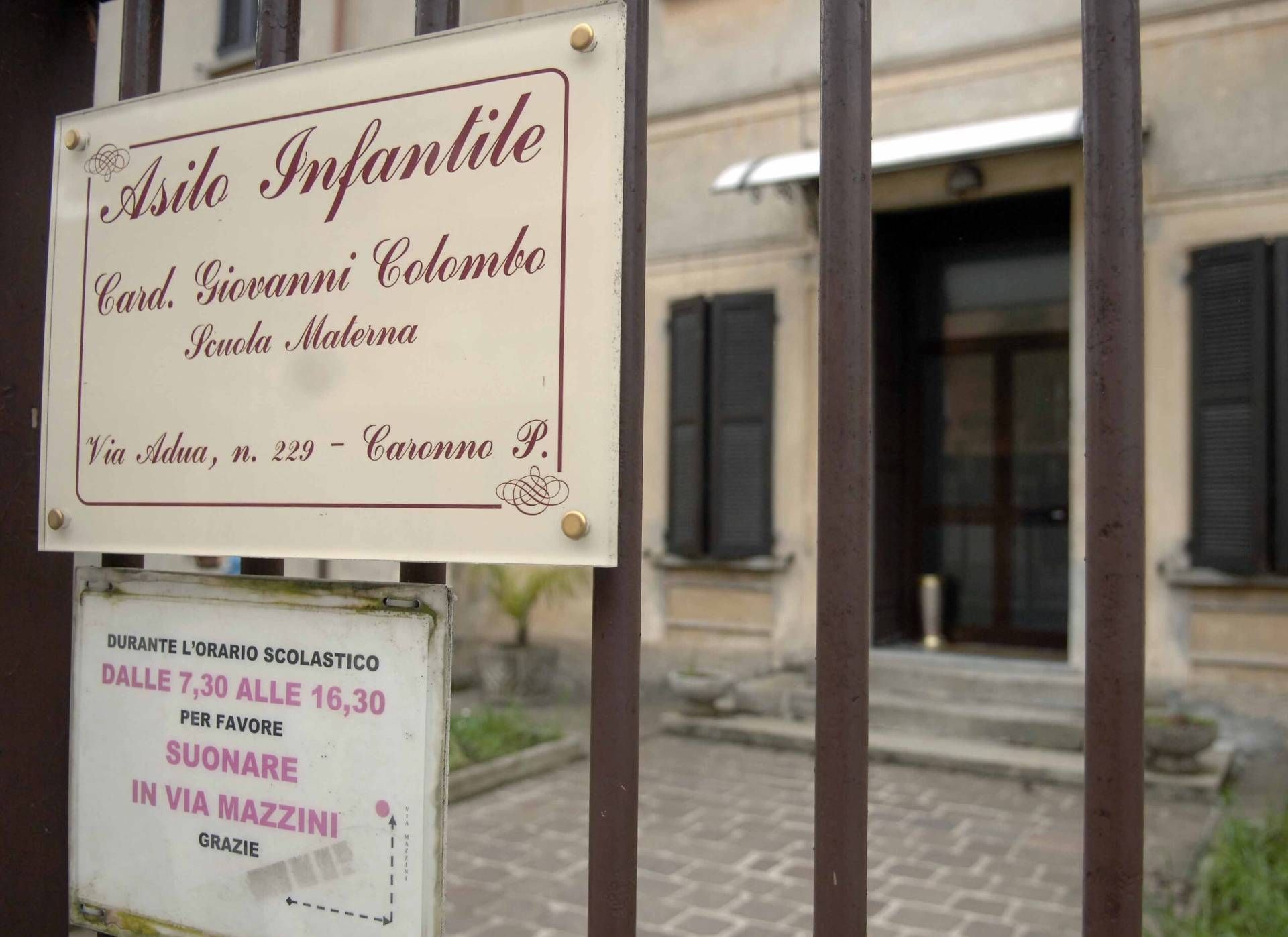 In coda alle 2 di notte per iscrivere il figlio alla materna 02 scaled