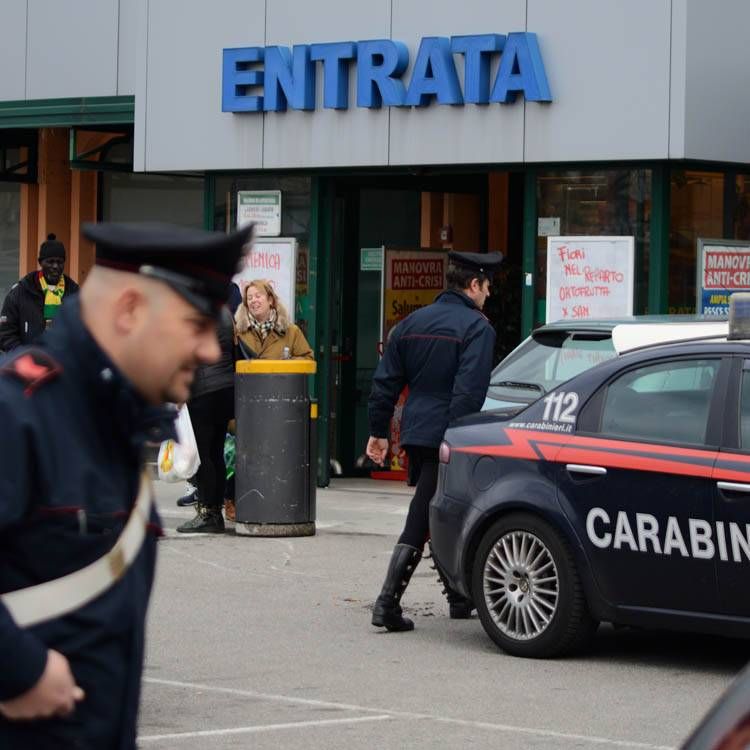 Beccati con le mani nel sacco Senago, 4 rapinatori in carcere CC