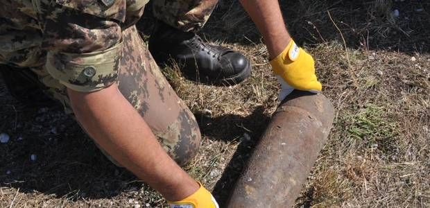Gli artificieri fanno esplodere vecchi ordigni nel Parco bombe1