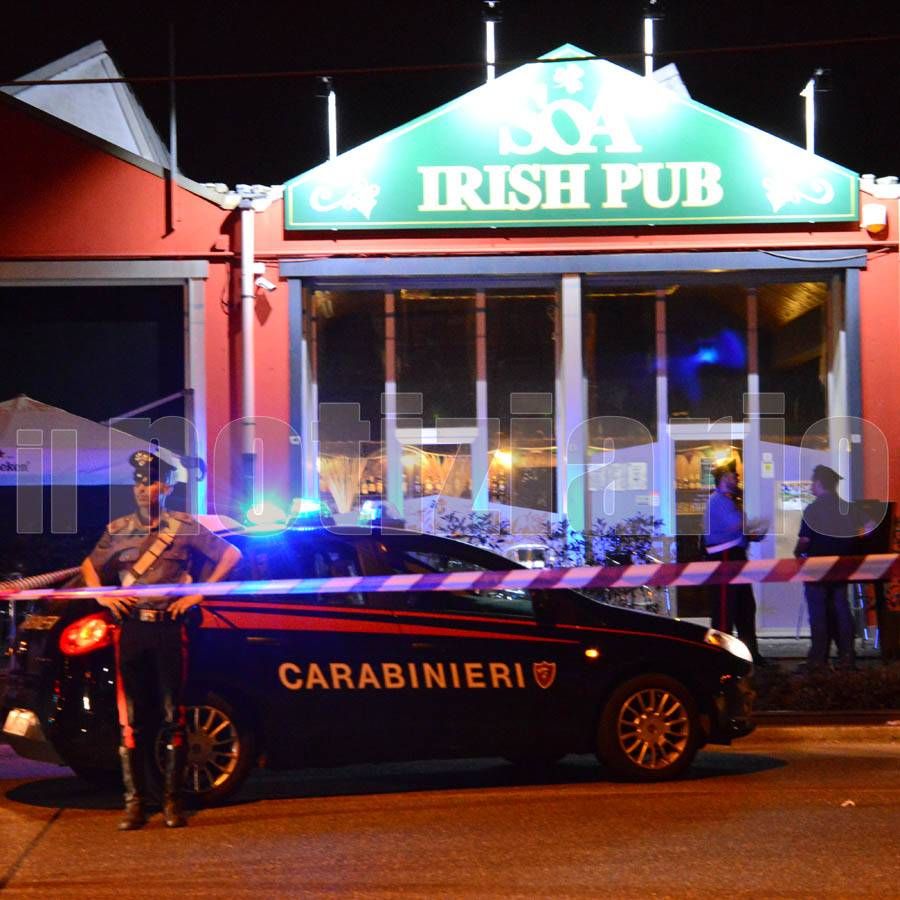 Sparatoria fuori dal pub Paderno, tre giovani all’ospedale FOTO – Soccorsi e rilievi apertura