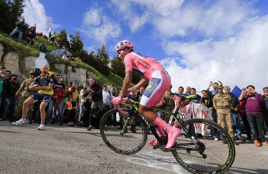 Alle 11.20 arriva il Giro d’Italia Strade chiuse e disagi dalle 9 giro 1024x666