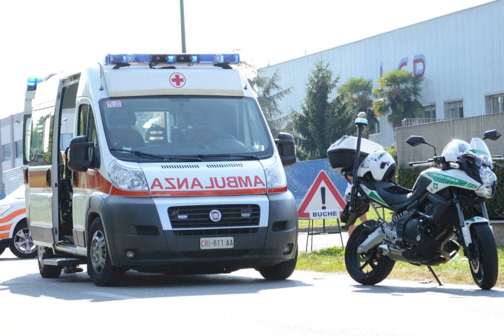 Limbiate, malore durante un controllo, camionista rianimato dai vigili Limbiate incidente morto
