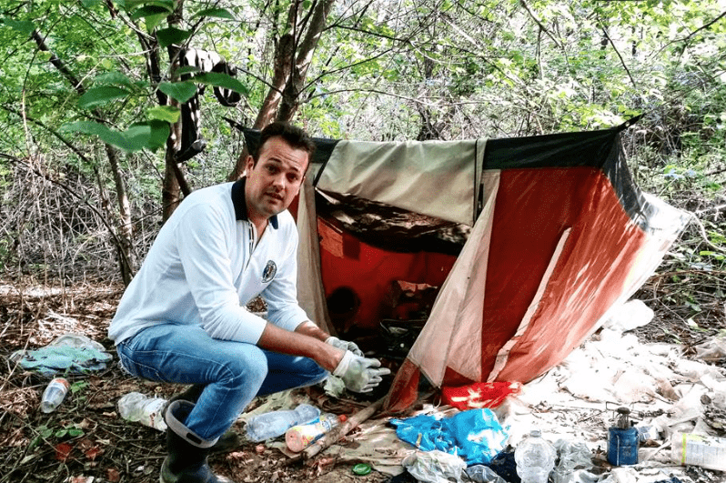 Pulizia nel Parco. A Ceriano c’è anche la tenda del pusher Schermata 2016 08 29 alle 14.19.16