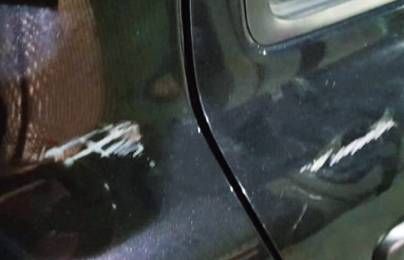 Novate, sasso lanciato contro auto in transito: è preoccupazione art1