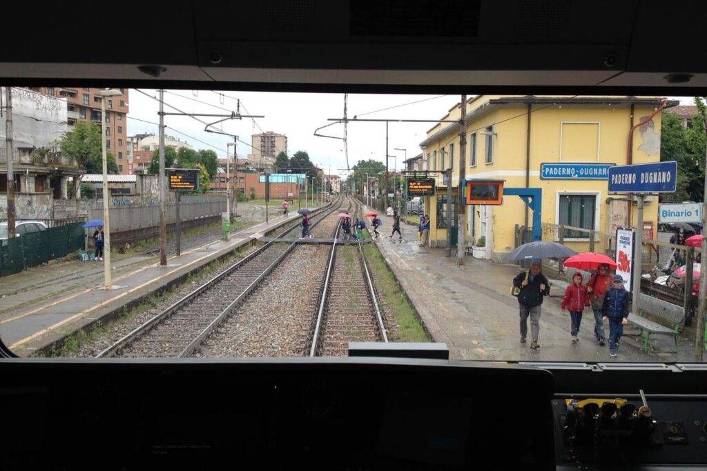 Paderno, chiude la biglietteria della stazione: ticket del treno a bordo o al bar stazione paderno dugnano 1024x683