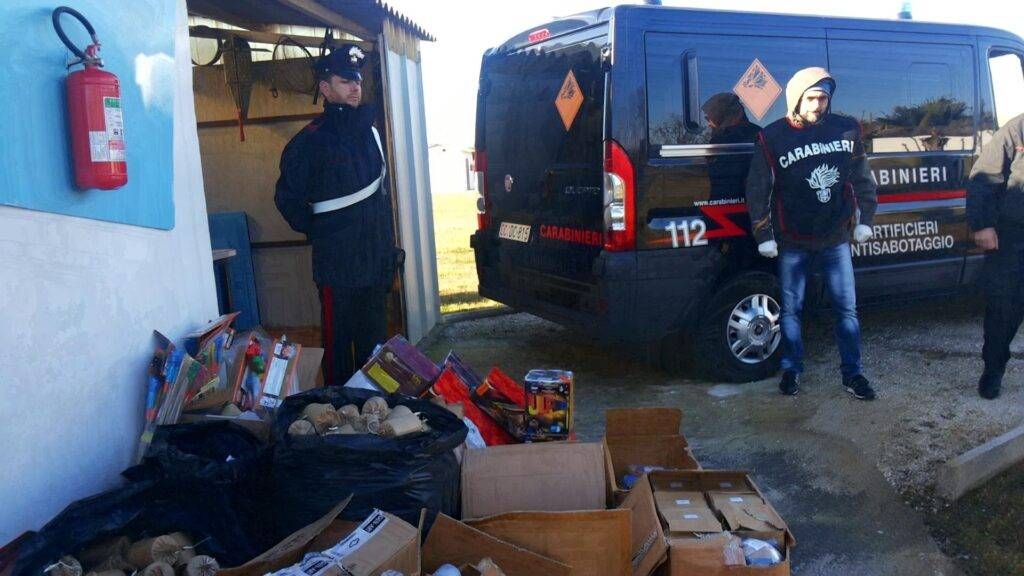 Maxi sequestro di botti a Garbagnate, nei guai due fratelli di Paderno sequestro botti capodanno carabinieri 2 1024x576