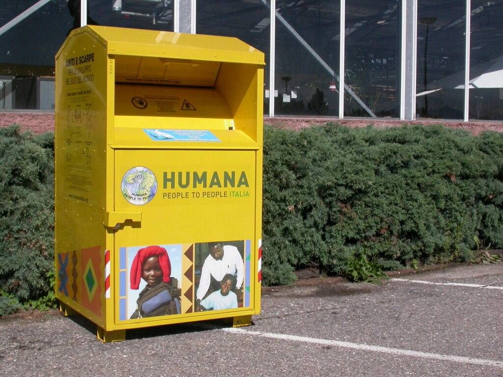 raccolta abiti usati italia 12 per cento potenziali rifiuti tessili 1024x768